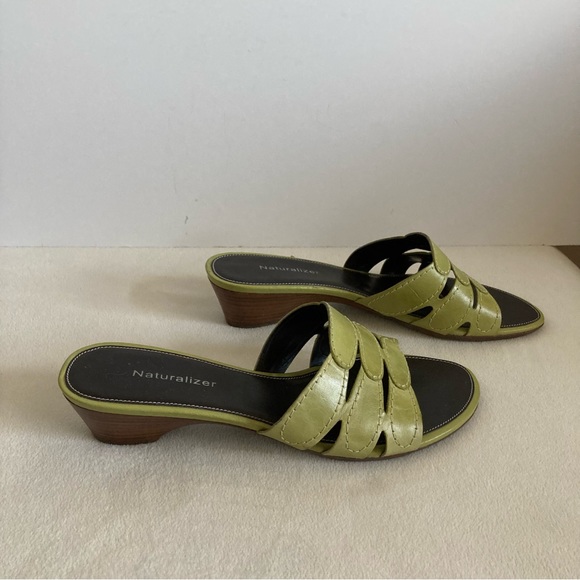 Naturalizer slides - Picture 4 of 10